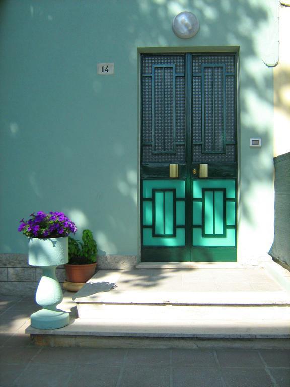 Sirenapop Concept B&B Rivazzurra Di Rimini Buitenkant foto