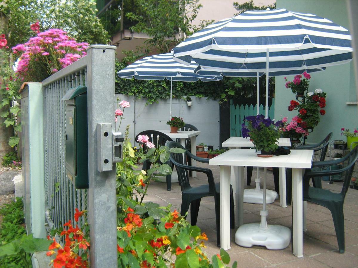 Sirenapop Concept B&B Rivazzurra Di Rimini Buitenkant foto